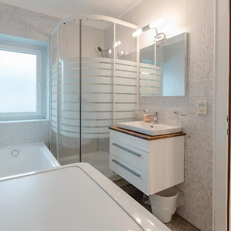 Rudis Appartements-1 By Interhome باد جاستاين