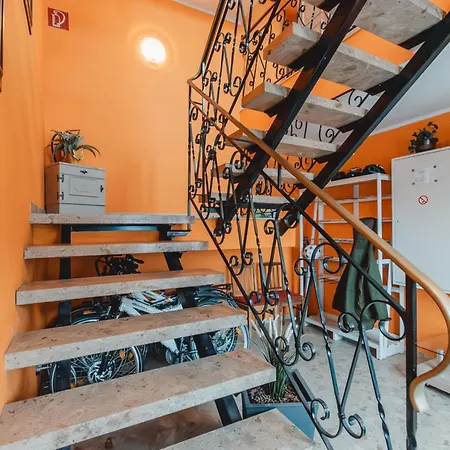 Terrace Garden Retreat By Interhome Appartement