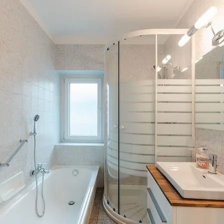 Rudis Appartements-1 By Interhome شقة *